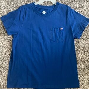 Women’s short sleeve pocket tee. Dickies size XL. Royal blue